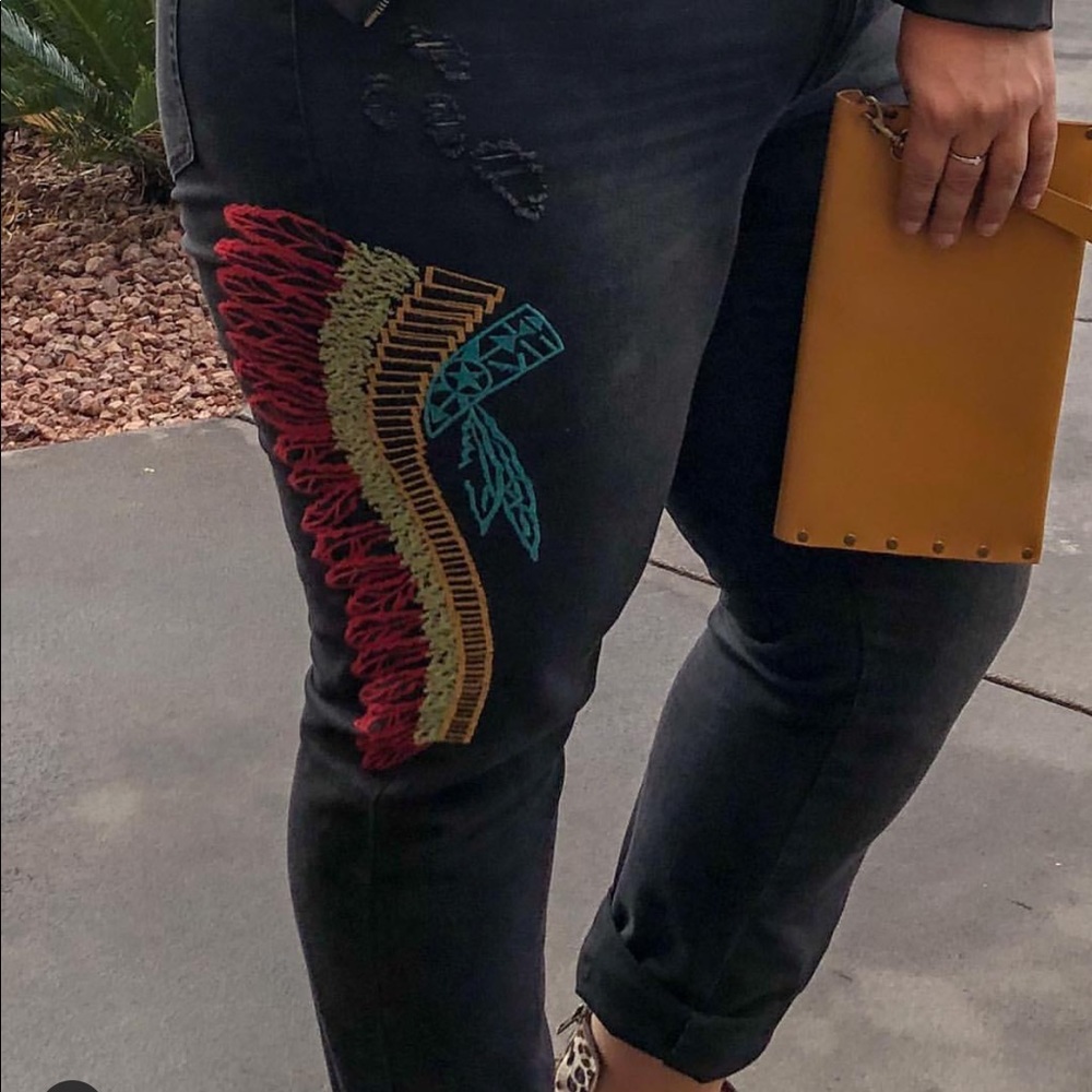 Embroidered Skinny Jeans